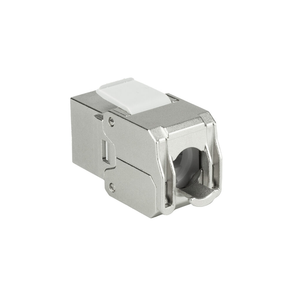 Srebrny metalowy konektor RJ45 z białą plastikową dźwignią na górze. Złącze jest kątowe i ma okrągły otwór.
