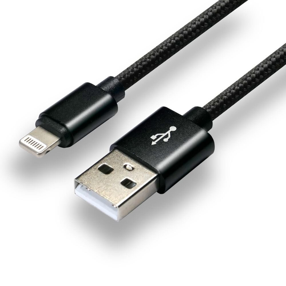 Cavo USB nero con connettore Lightning. Sfondo bianco.