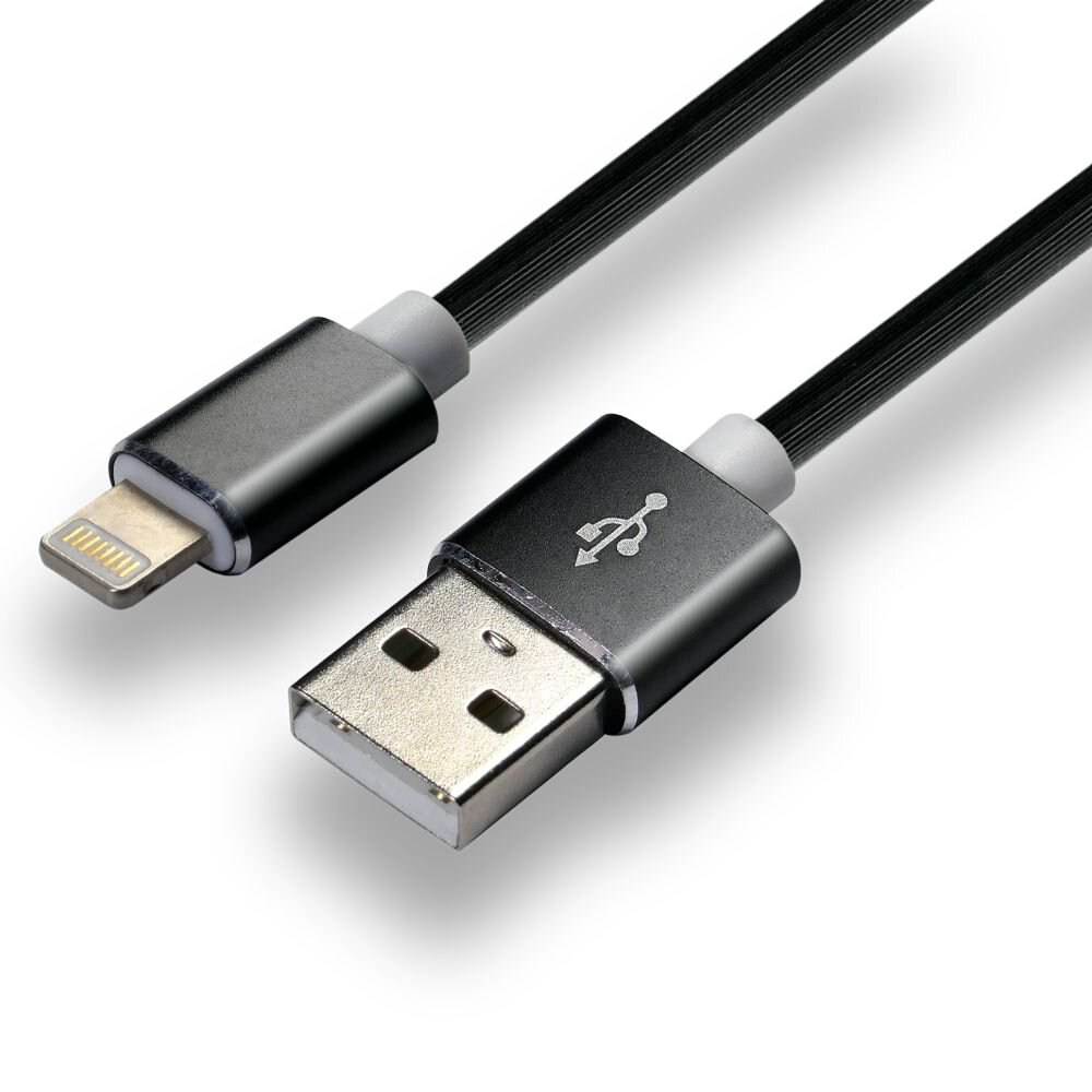 Czarny kabel USB do Lightning na białym tle.