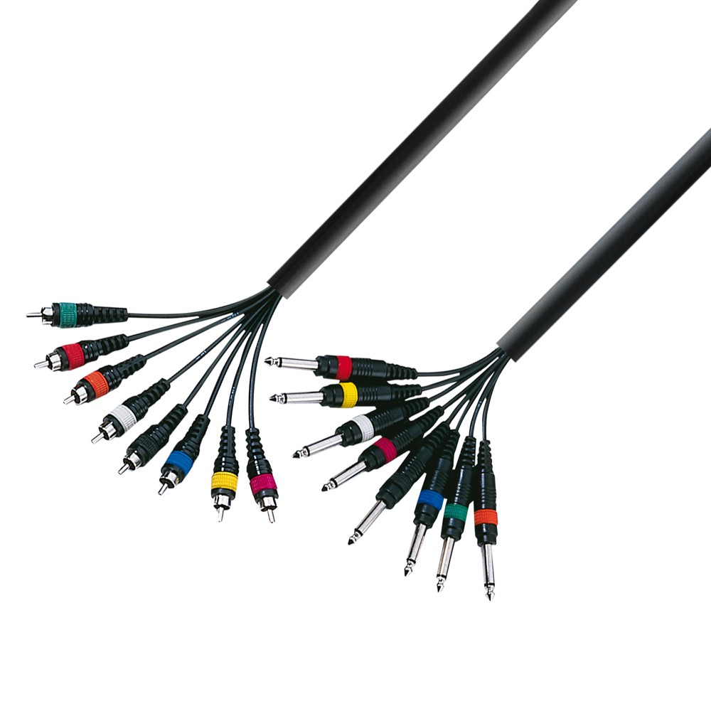 Un fascio di vari cavi audio: RCA, strumenti e altri. Colori misti. Sfondo bianco.