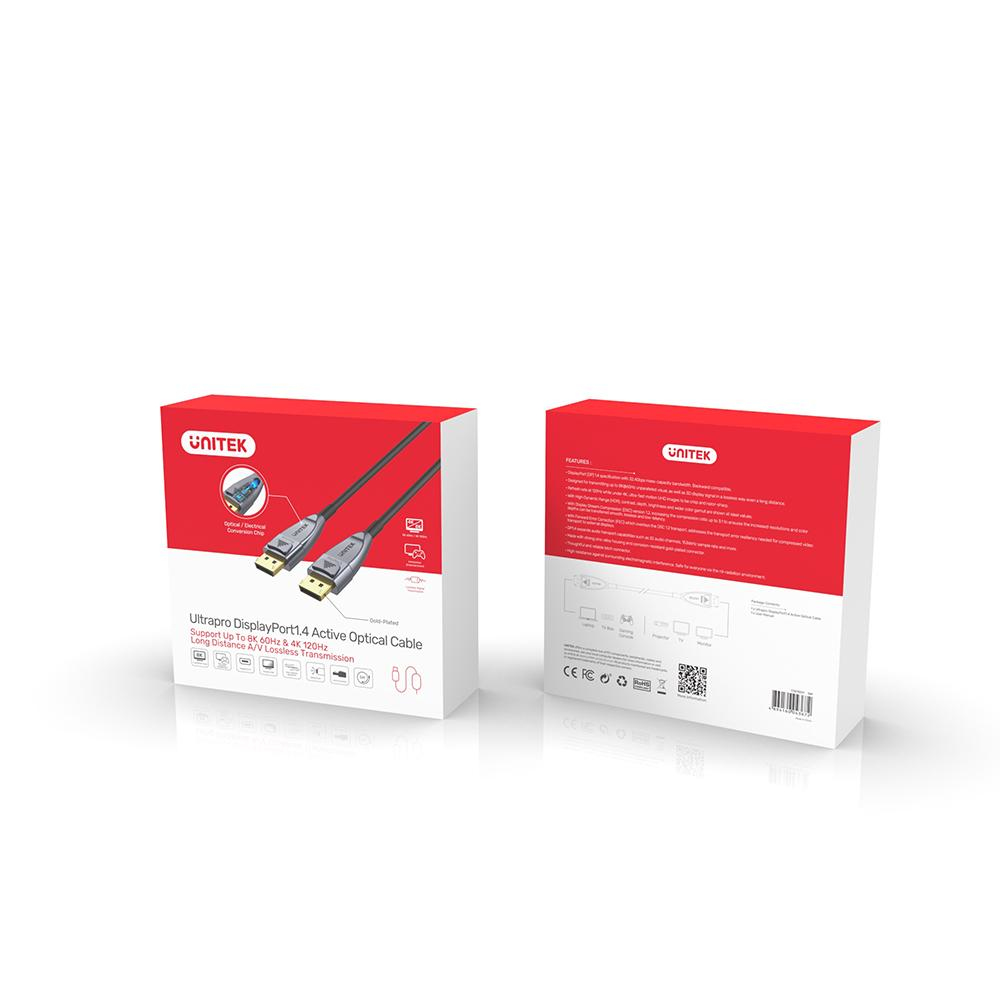 Deux boîtes rouges et blanches de câbles DisplayPort avec la marque UNITEK. Fond blanc.