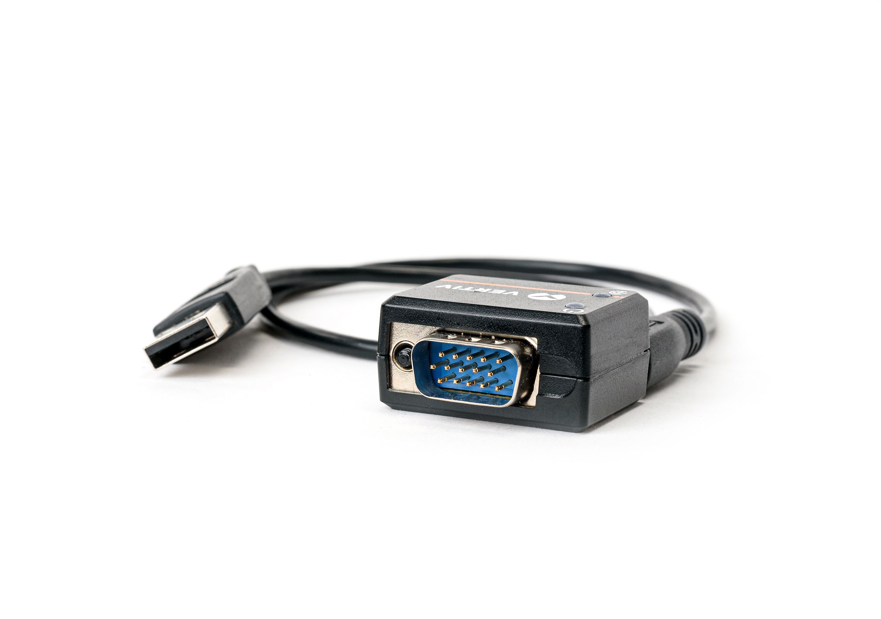 Cavo nero con connettori USB e DB9, logo Vertiv, su sfondo bianco.
