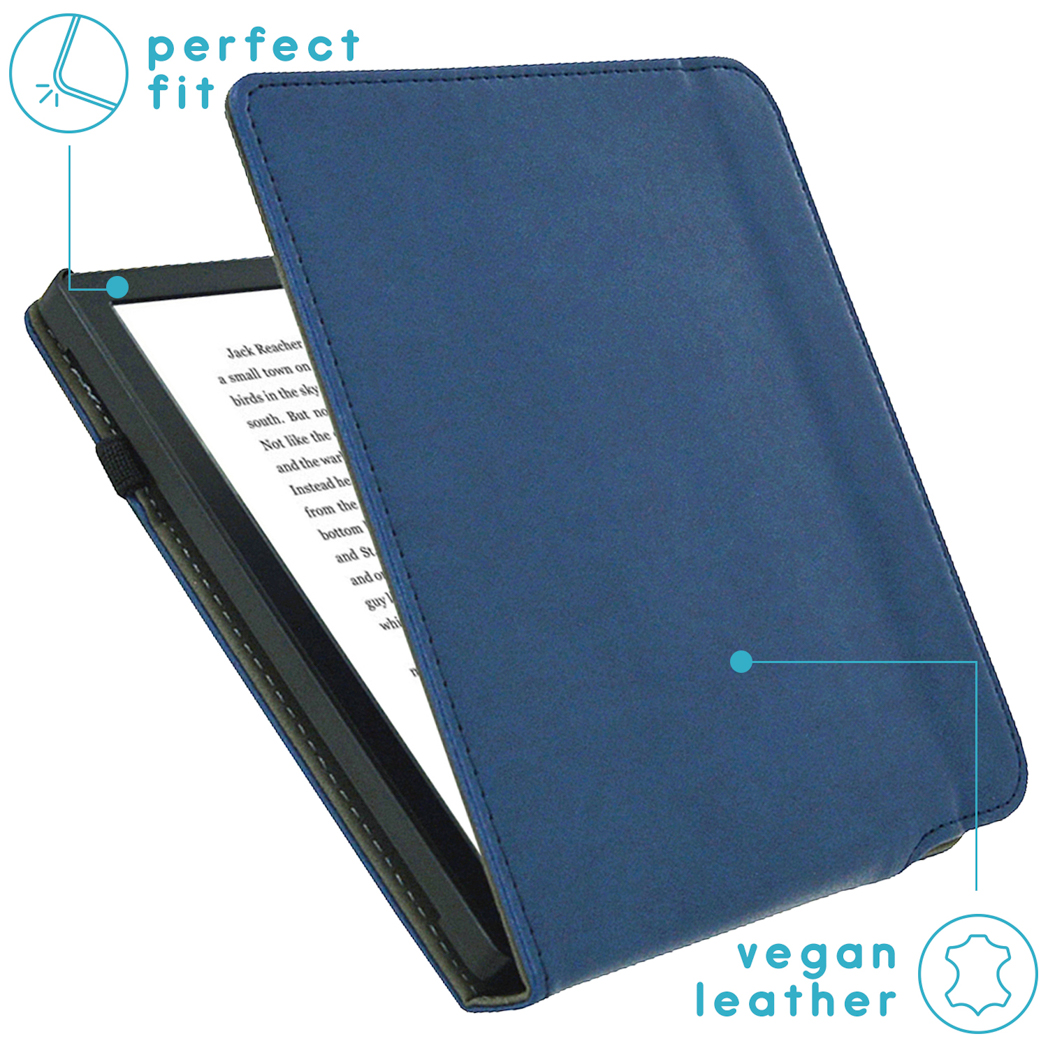 Blauwe vegan leren e-reader hoes. De reader is open en toont een pagina tekst.