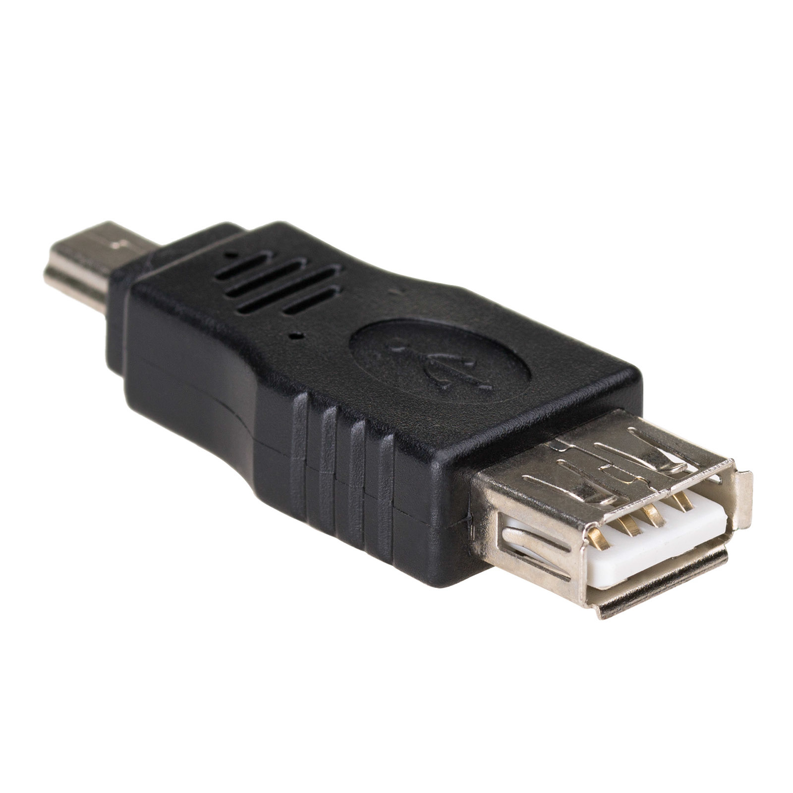 Adattatore USB nero con connettore USB-A e micro-USB. Sfondo bianco.