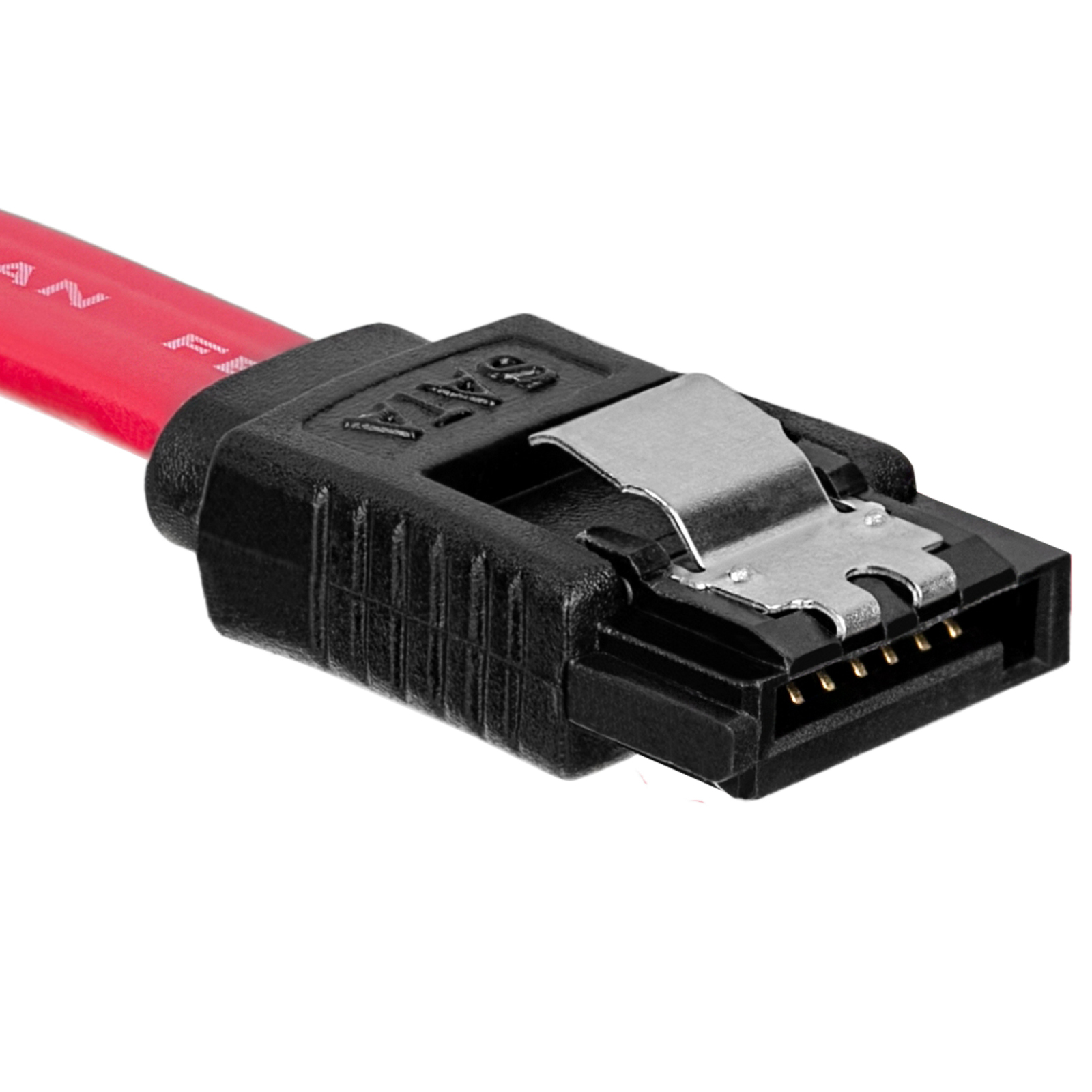 Cavo SATA rosso con connettore nero. Sfondo bianco.