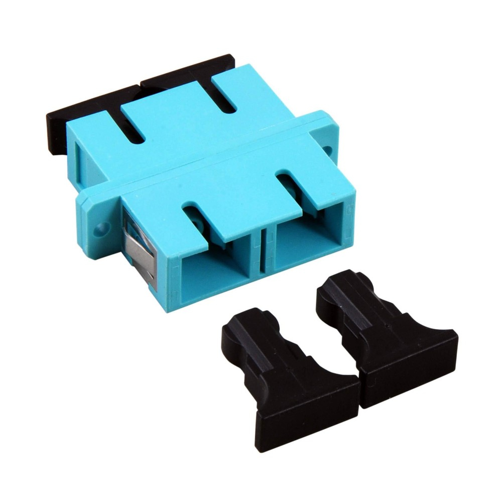 Adattatore in fibra ottica blu e nero. Due metà, sfondo bianco, vista angolata.