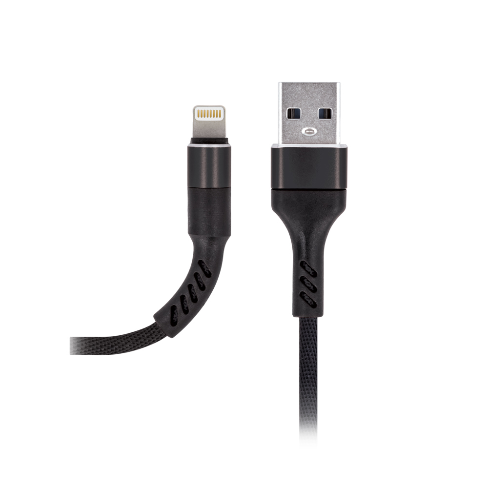 Cavo USB a Lightning nero. Estremità USB ed estremità Lightning. Sfondo bianco.