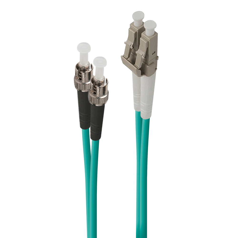 Due cavi in fibra ottica, verde acqua, con connettori, su sfondo bianco.