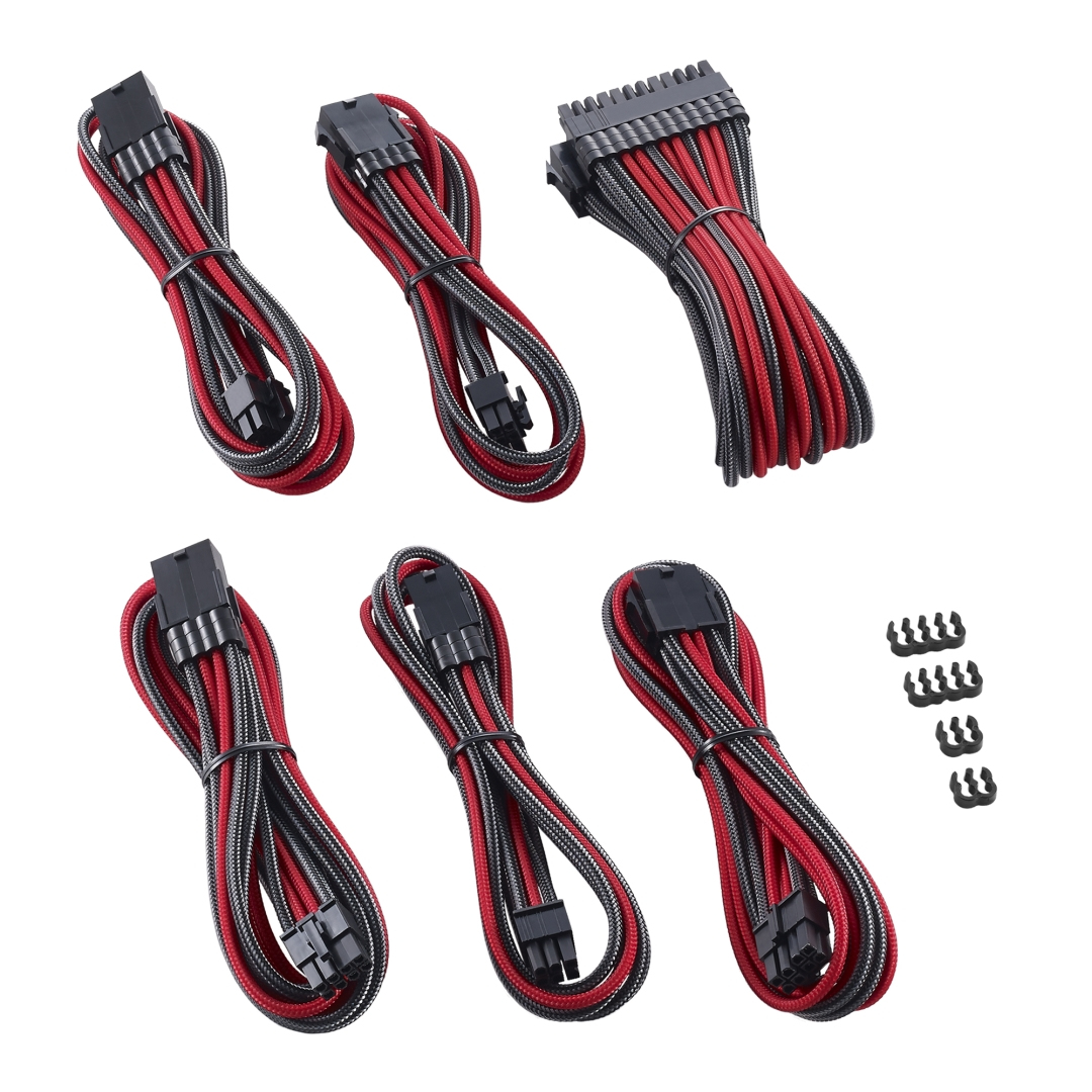 Cavi PC in rosso e nero. Sei cavi con connettori neri. Sfondo bianco.
