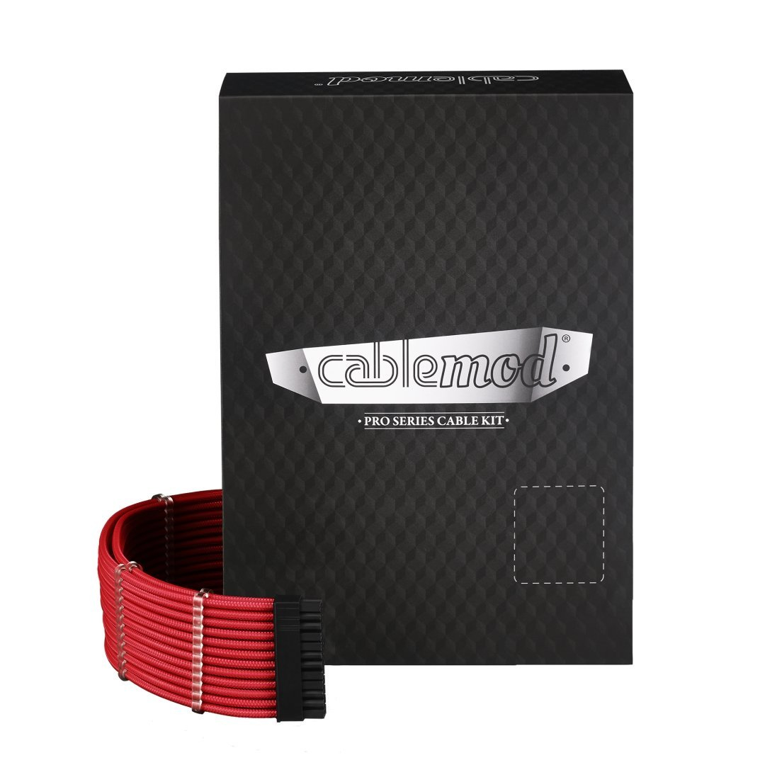 Scatola CableMod e cavi PC rossi. Sfondo nero. Logo CableMod in alto a sinistra.