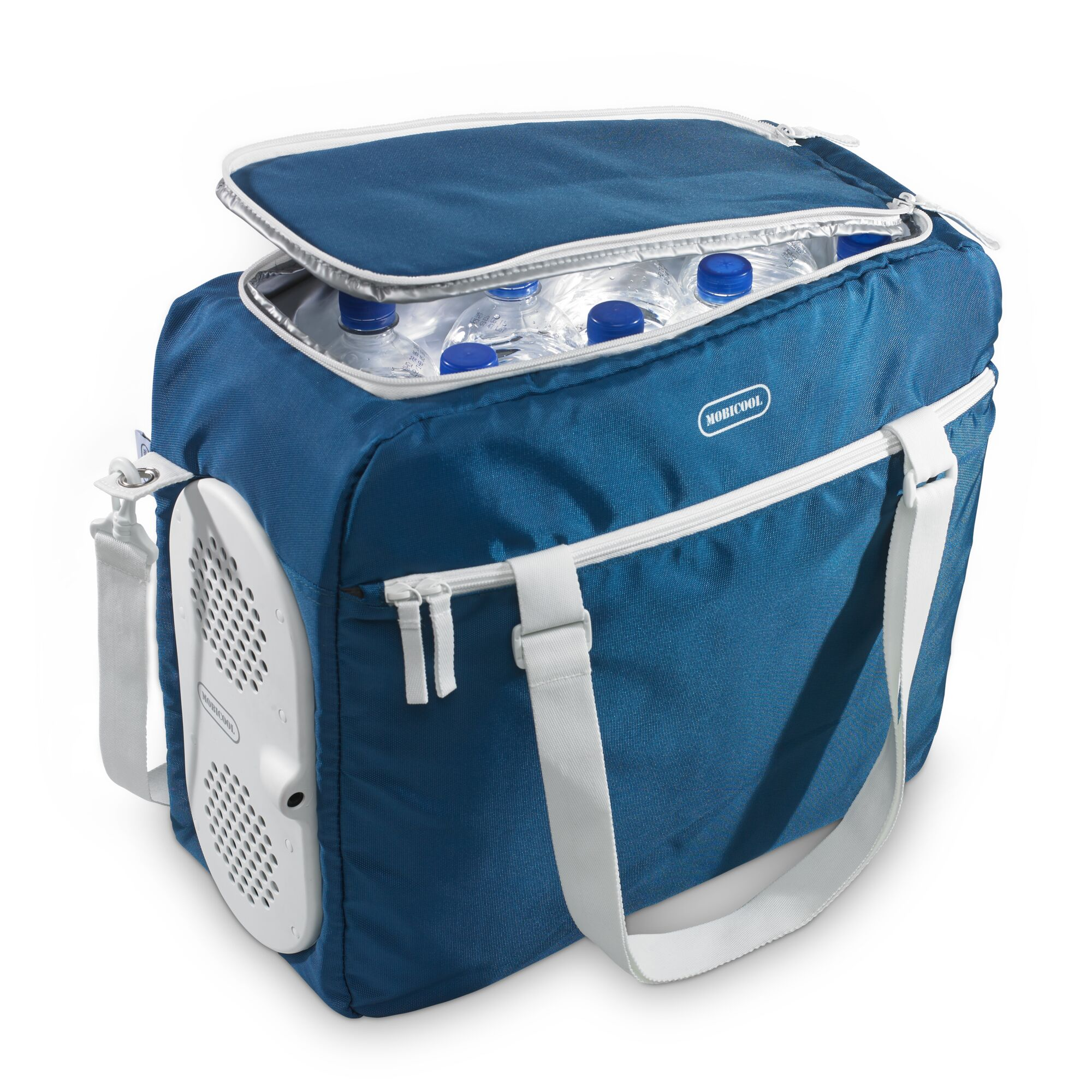 Niebieska torba chłodząca z białymi paskami i białym otworem wentylacyjnym. Butelki w środku.