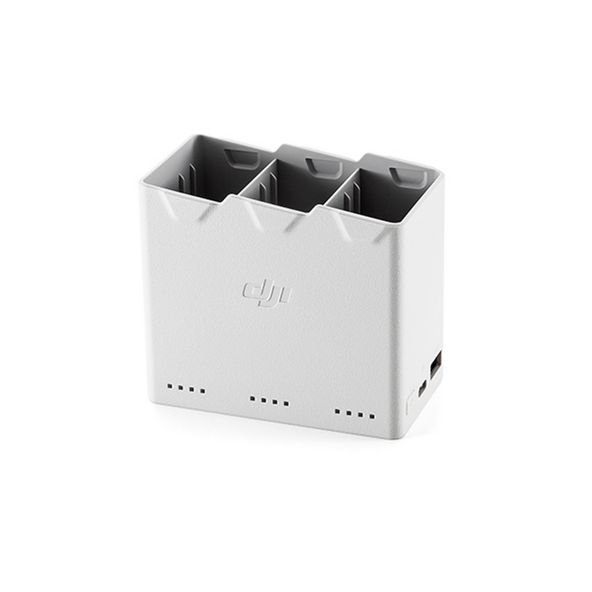 Weißer DJI Mini 3 Pro Akku-Ladehub, Winkelansicht, auf weißem Hintergrund.