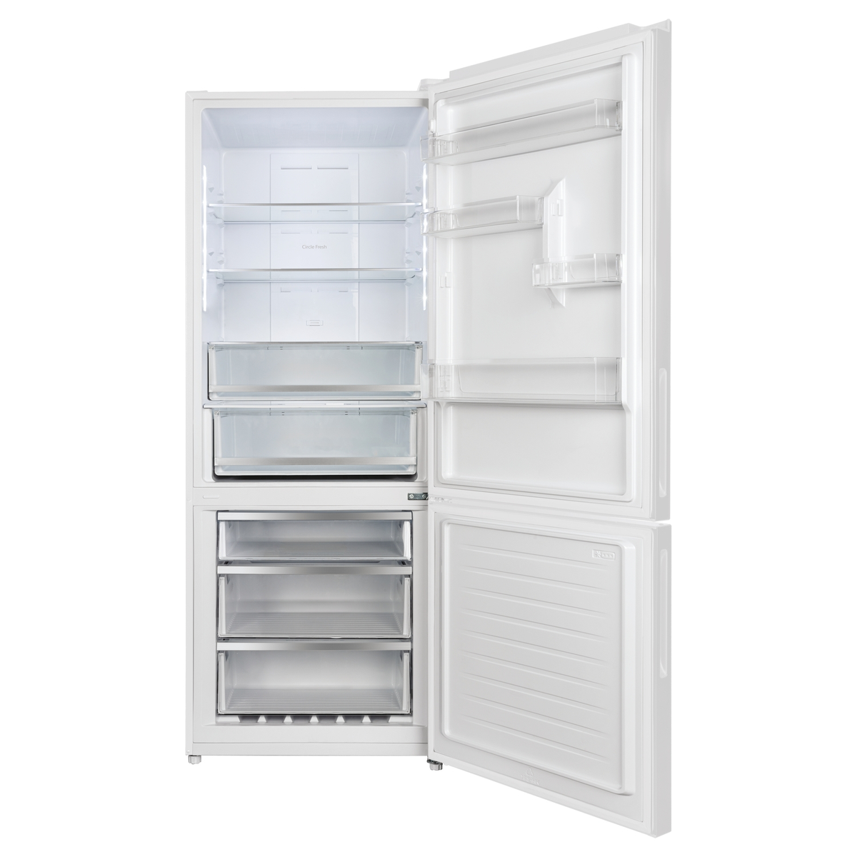 Refrigerador blanco abierto con estantes, cajones y contenido visible sobre fondo blanco.