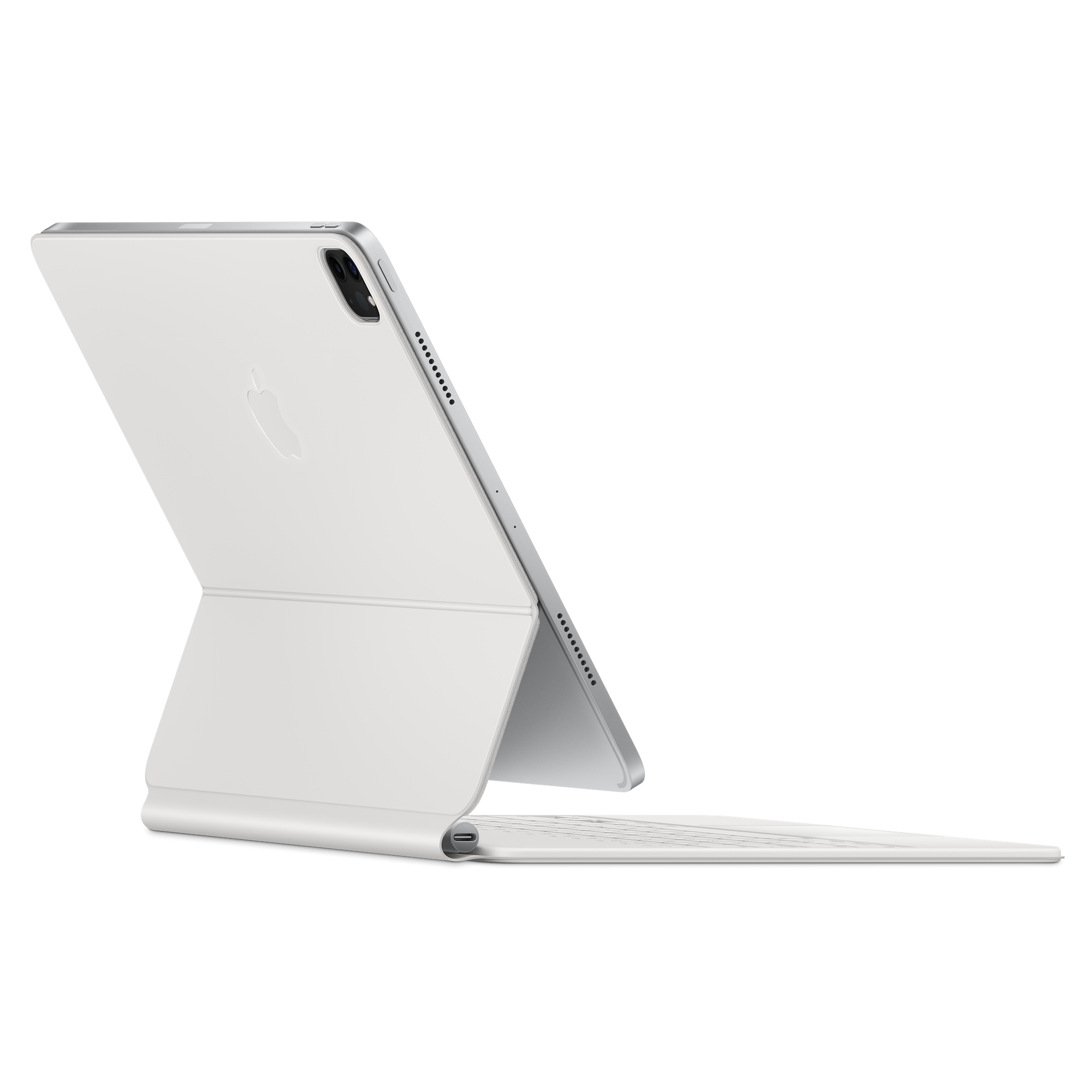 Ein offenes weißes iPad mit Tastaturhülle auf weißer Oberfläche.