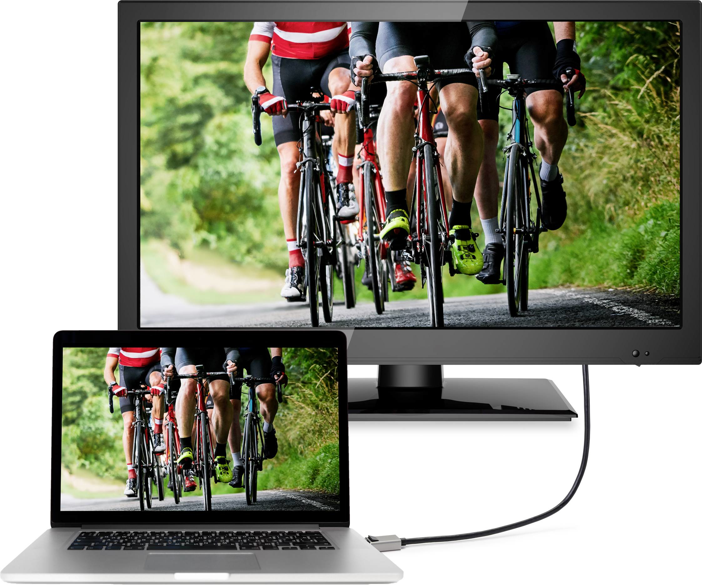 Laptop collegato a un monitor. Entrambi mostrano ciclisti su strada. Un cavo li collega.