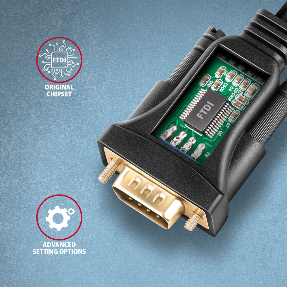 Primo piano di un adattatore nero con chip esposto, etichettato FTDI, con opzioni di impostazione.
