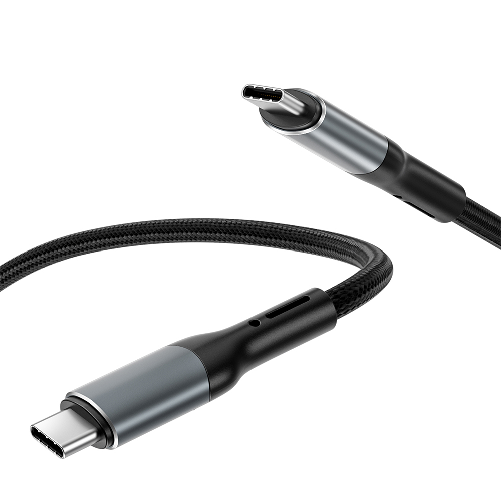 Un cavo USB-C nero con un'estremità grigia. Il cavo è intrecciato.