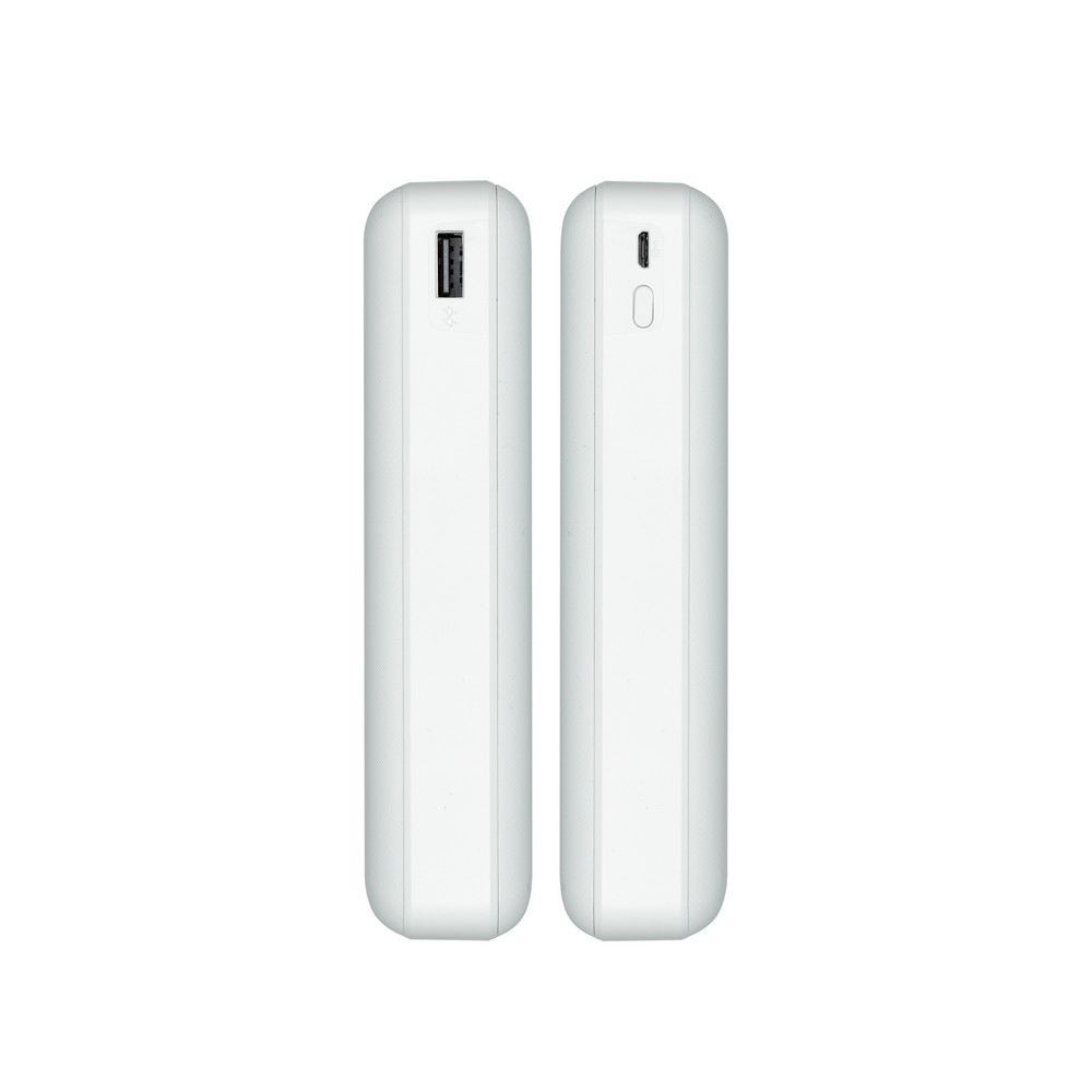 Due power bank bianchi affiancati. Uno con porta USB e l'altro con porta di tipo c.