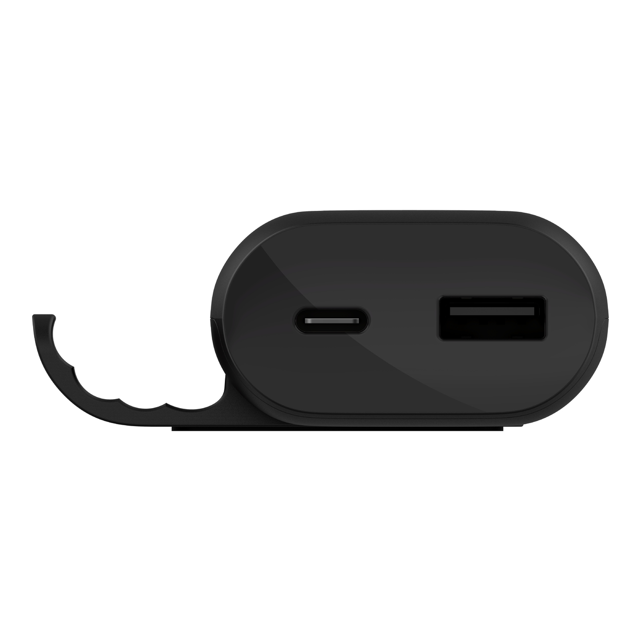 Zwarte powerbank met een USB-C-poort en een USB-A-poort. Zwart-witte achtergrond.