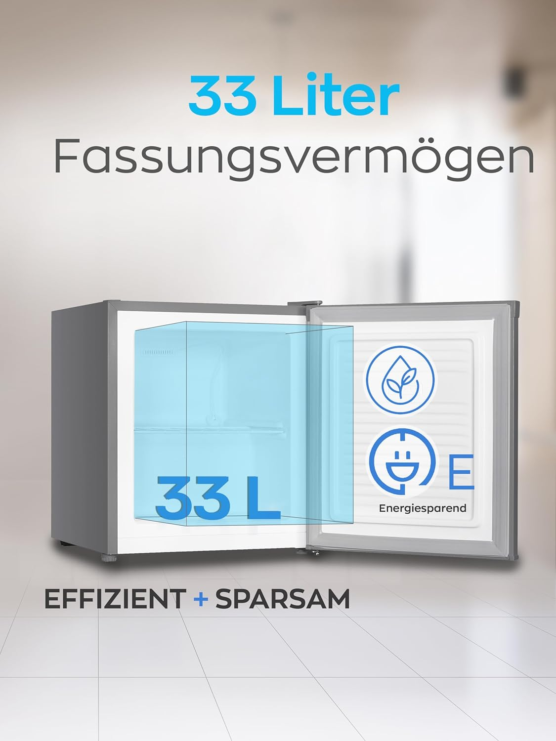 Ein kleiner, grauer Kühlschrank mit offener Tür, der einen Innenraum mit blauen Akzenten und Text zeigt.