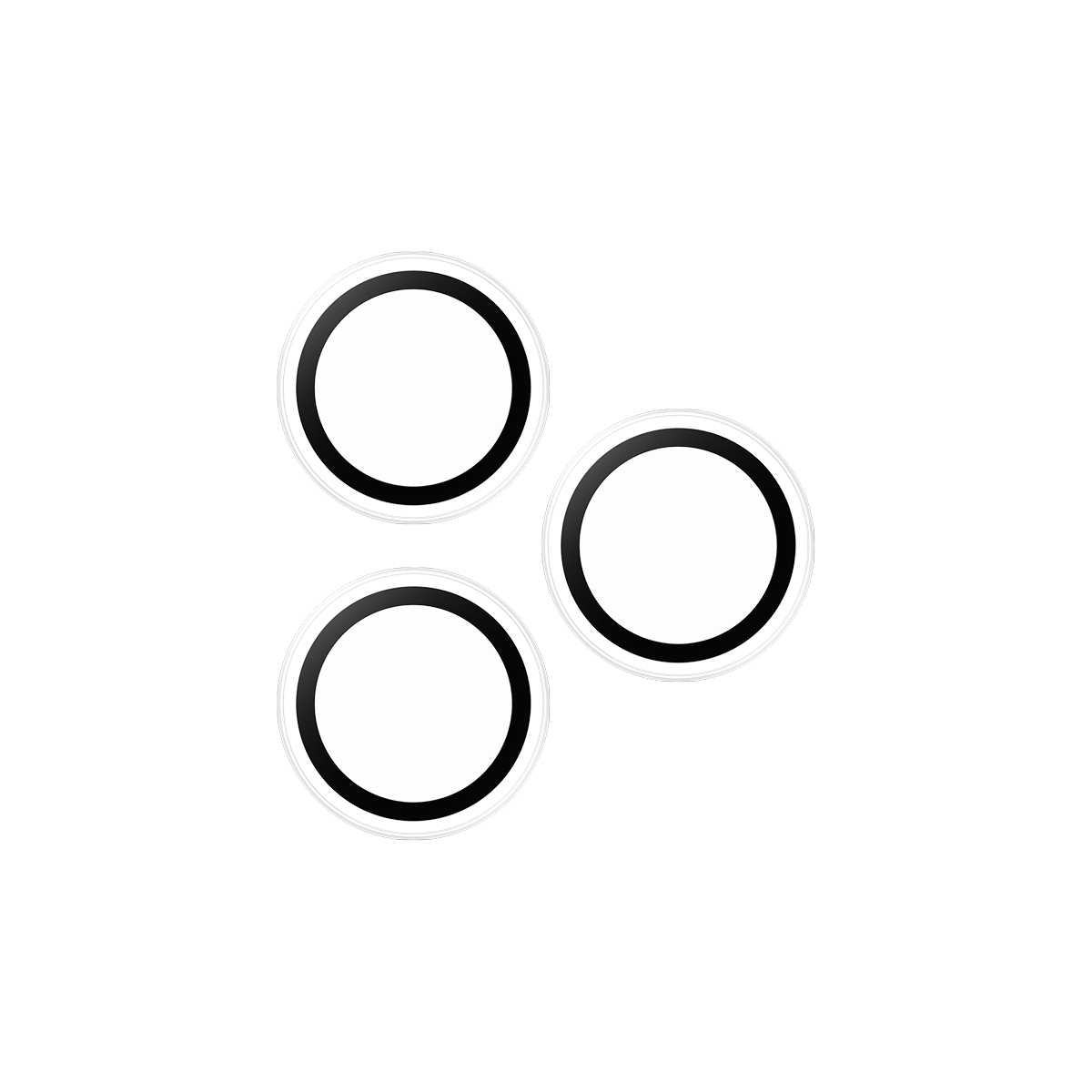 Tre protezioni per lenti della fotocamera su sfondo bianco. Sono nere con finiture argentate.