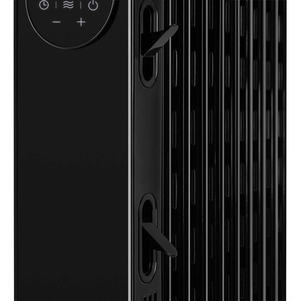 Czarny grzejnik elektryczny z elementami sterującymi i pionowymi elementami grzejnymi.