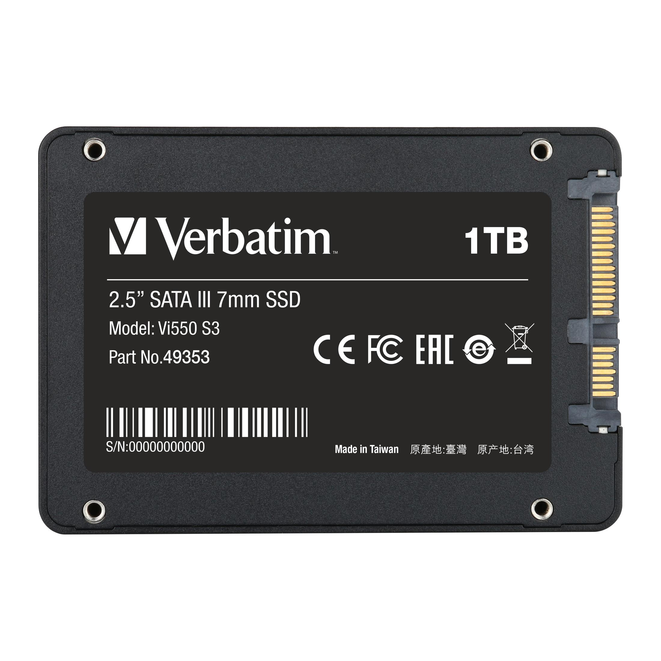 Disque SSD noir avec étiquettes, dont Verbatim, 1 To et numéro de série.