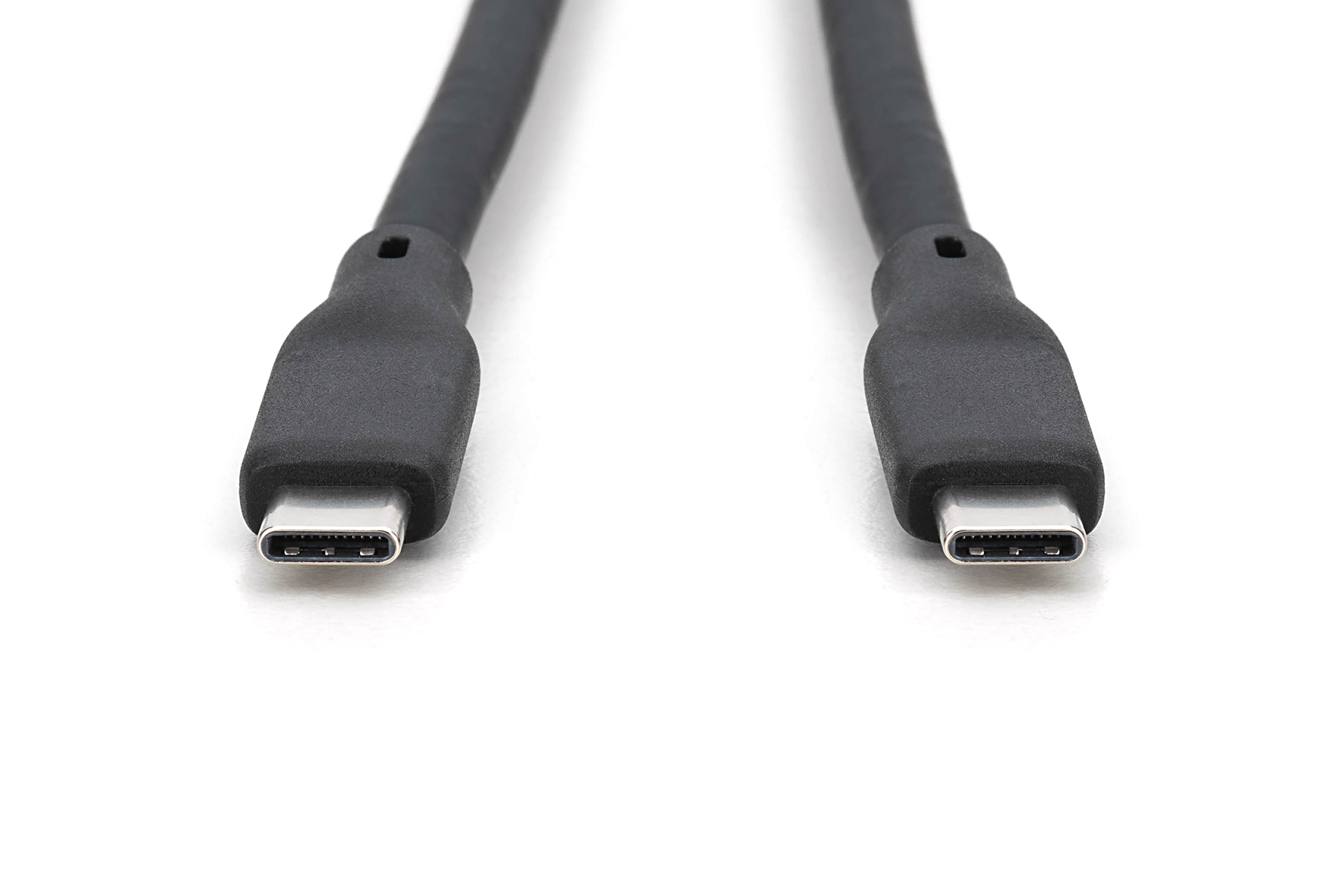 Deux câbles USB-C gris. Fond blanc.