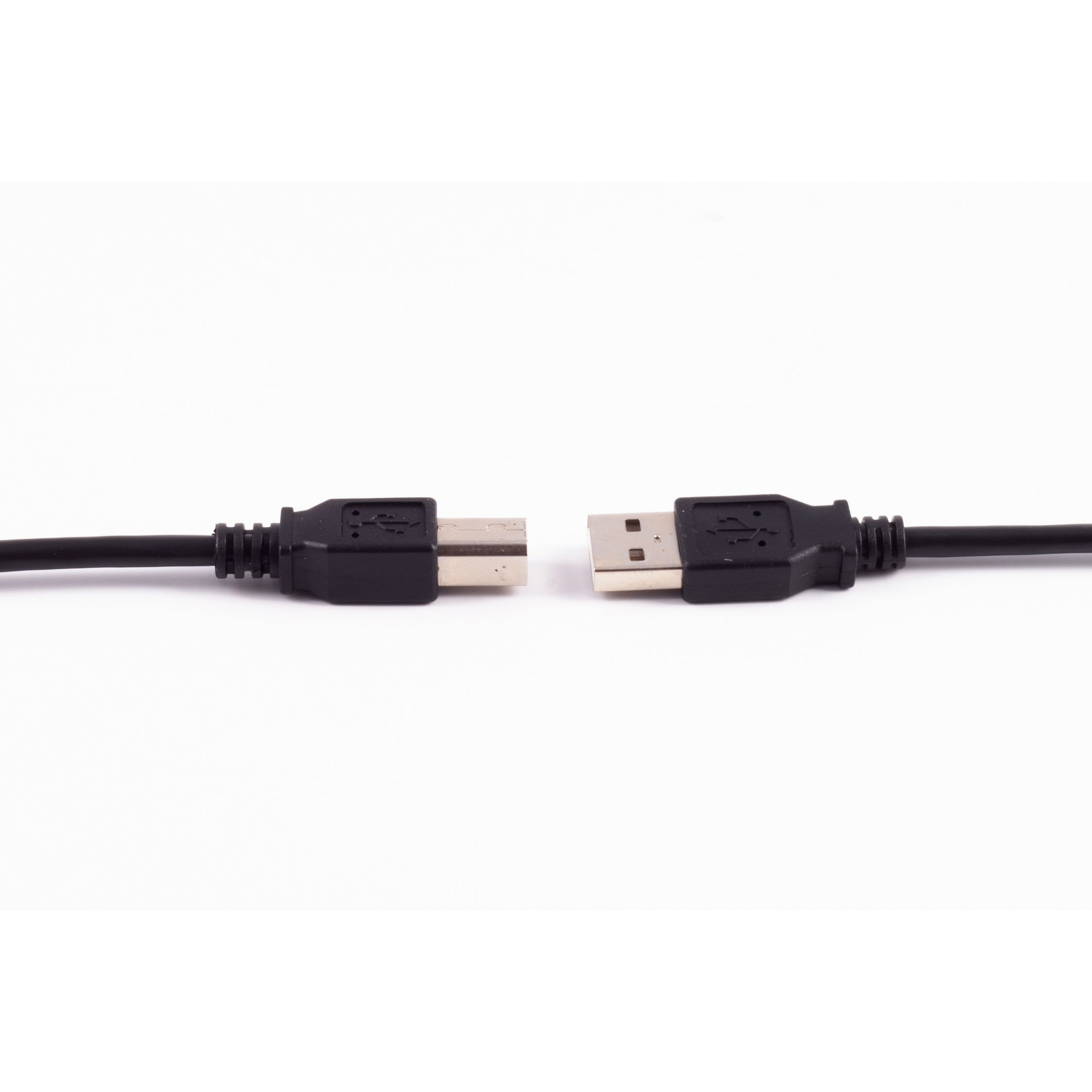 Due cavi USB neri con connettori USB, uno di fronte all'altro su sfondo bianco.