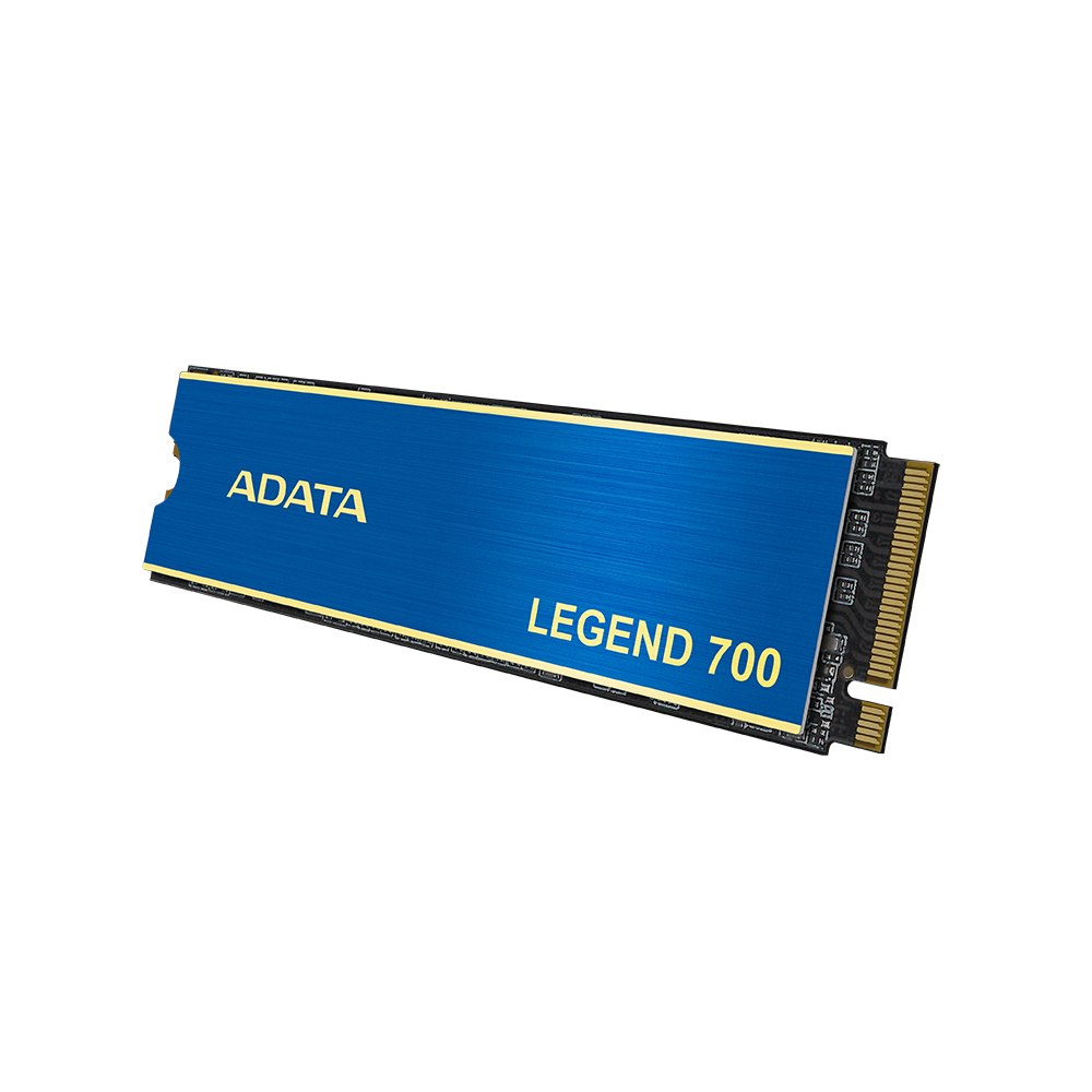Niebieski i srebrny dysk SSD ADATA Legend 700. Jest prostokątny i ma złote złącza na końcu.