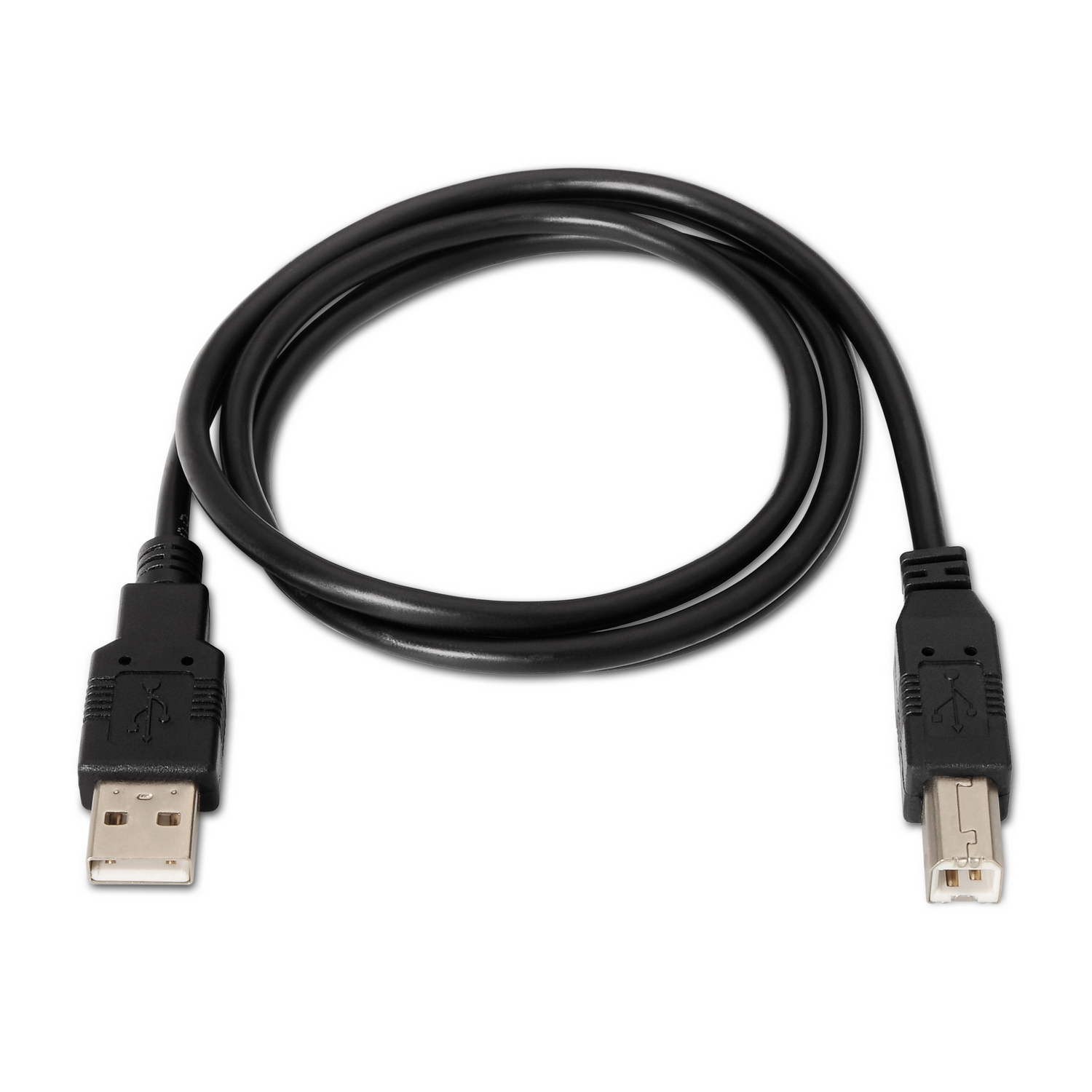 Cable USB negro con dos conectores diferentes, sobre superficie blanca.