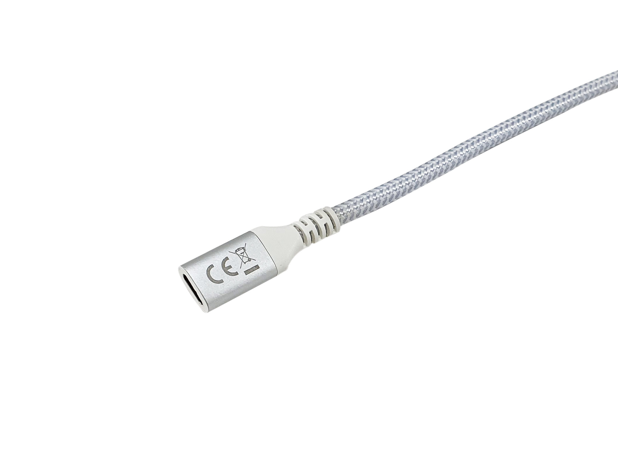 Een zilveren naar witte adapterkabel met CE-markering op een witte achtergrond.