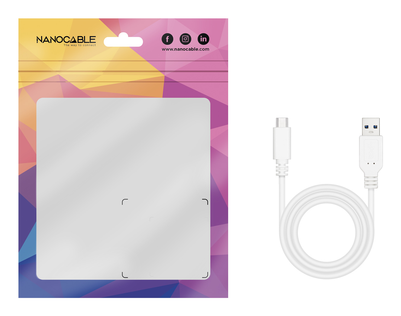 Witte USB-kabel in verpakking, witte achtergrond.