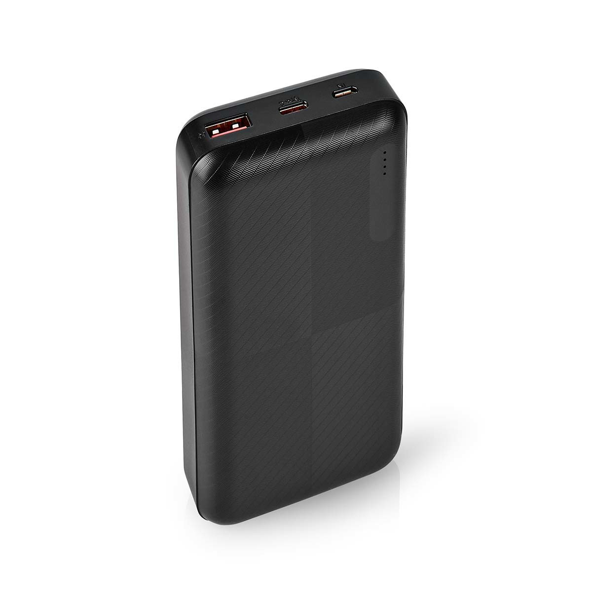 Eine schwarze Powerbank mit strukturierter Oberfläche. Sie hat USB-Anschlüsse und ein schlankes, modernes Design.