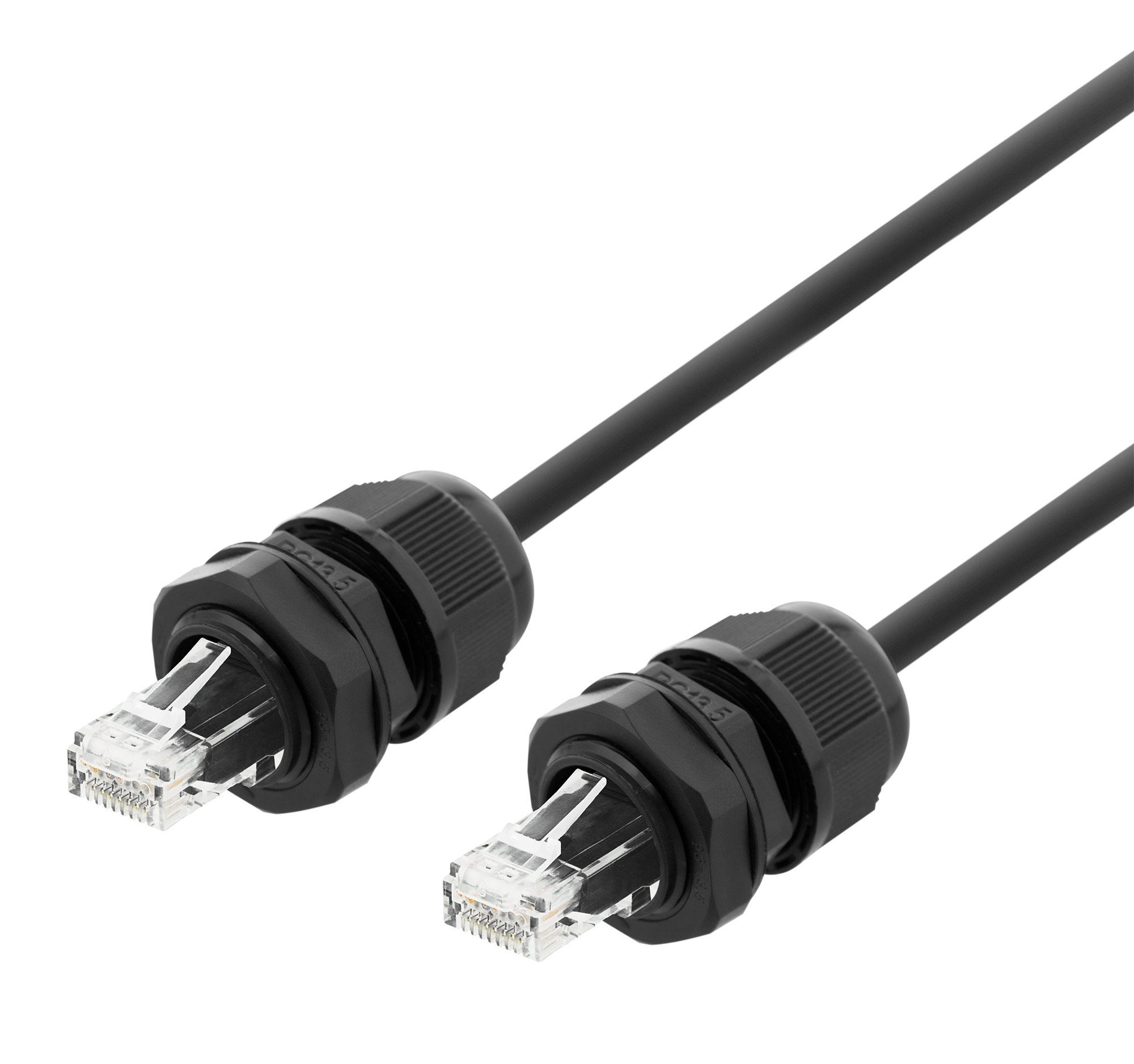 Cavo Ethernet nero con connettori protetti su sfondo bianco.
