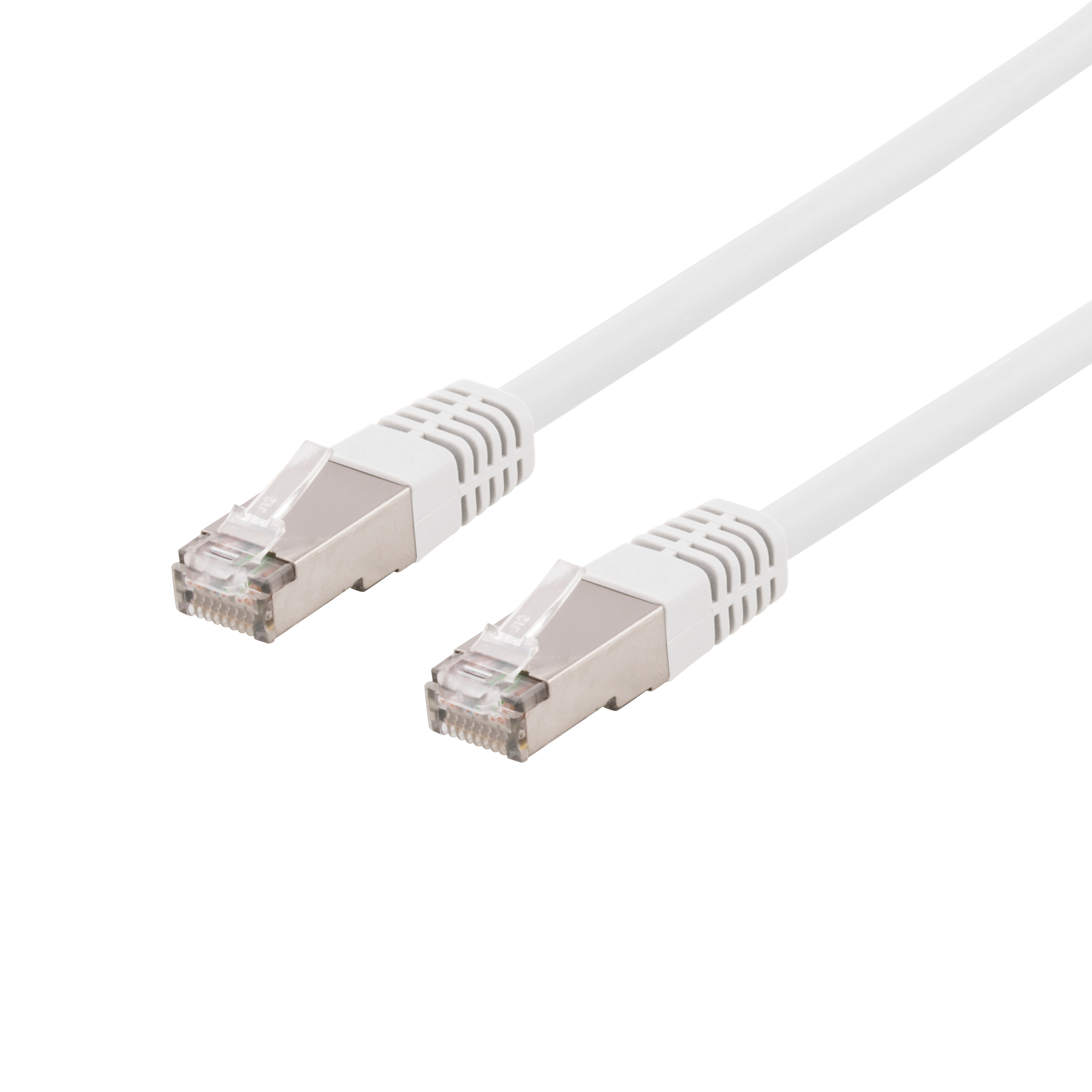 Due cavi Ethernet bianchi con connettori argentati.