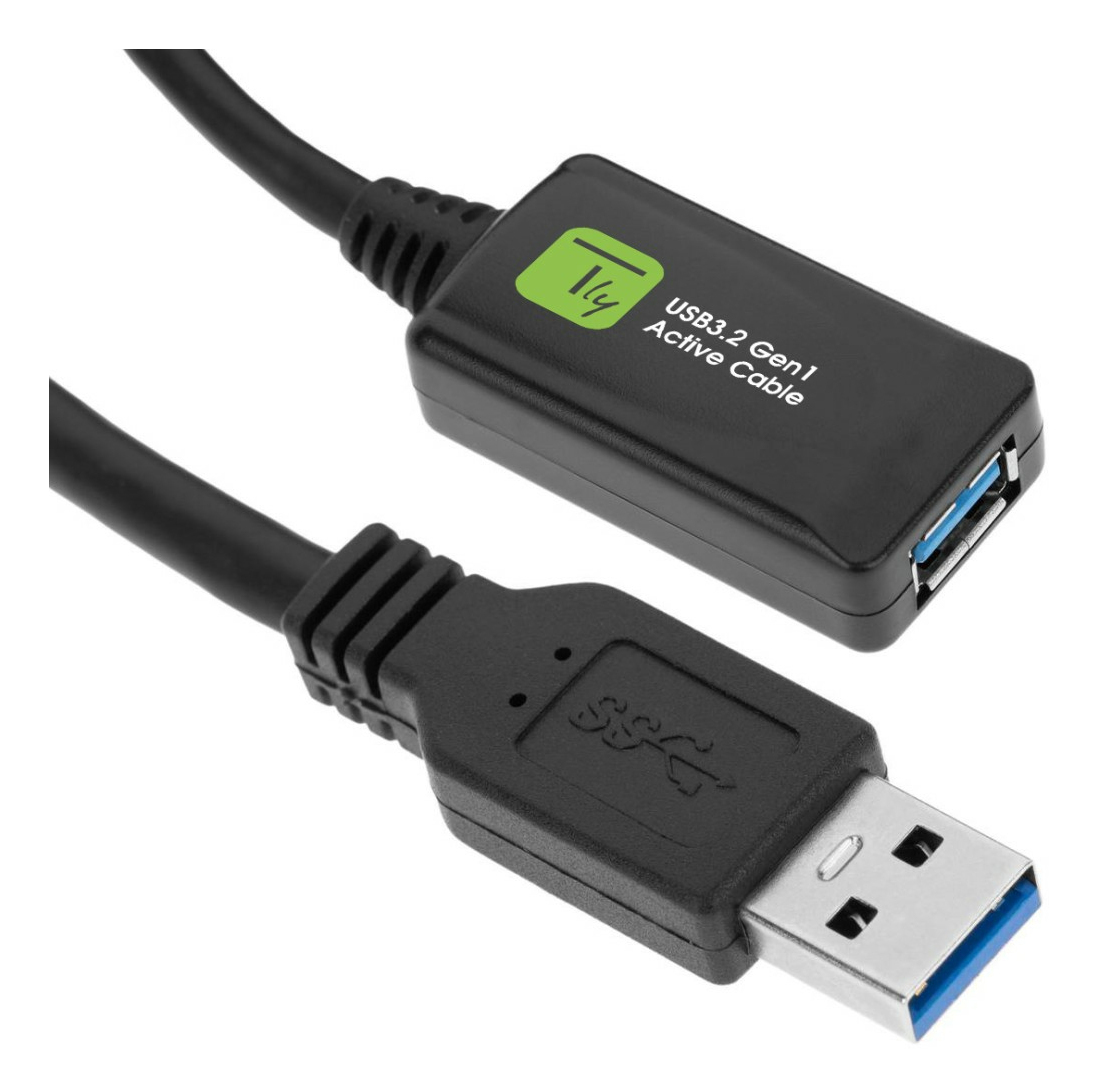 Cavo USB nero con connettori ed etichetta verde su sfondo bianco.