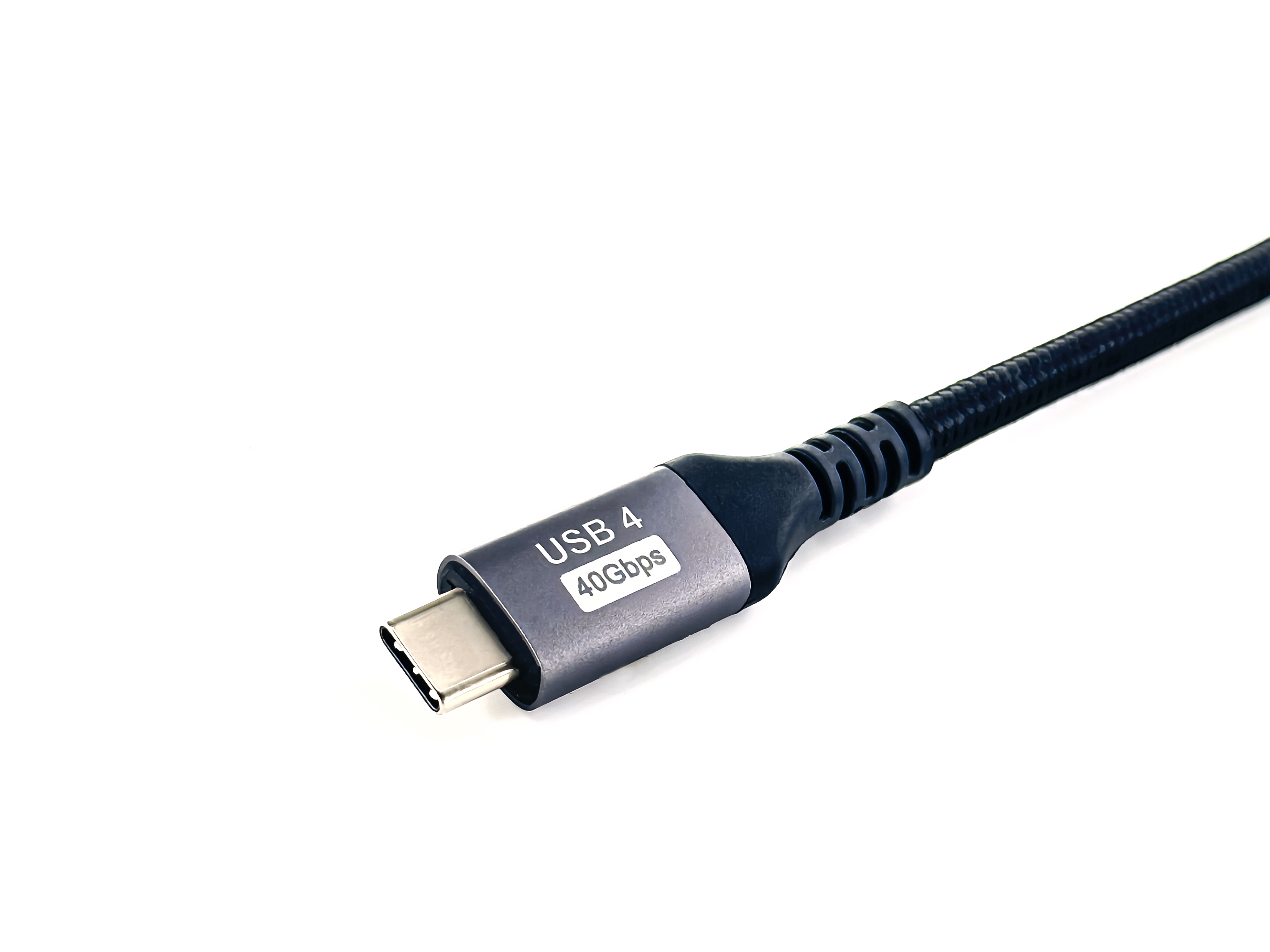 Kabel USB-C ze srebrną wtyczką z napisem 'USB 4 40Gbps'.