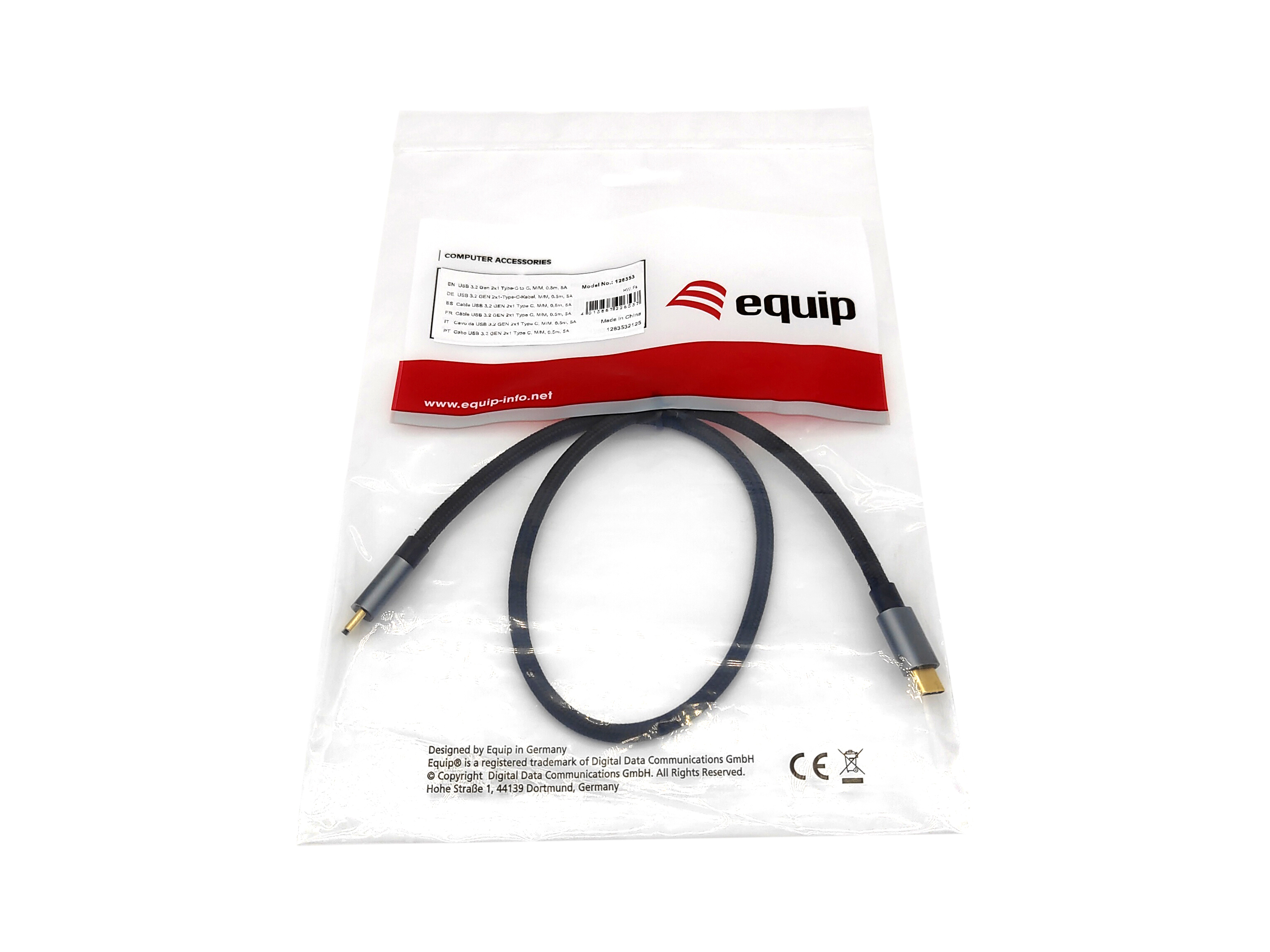 Busta di plastica sigillata con cavo USB-C. La busta ha testo e logo 'equip'.