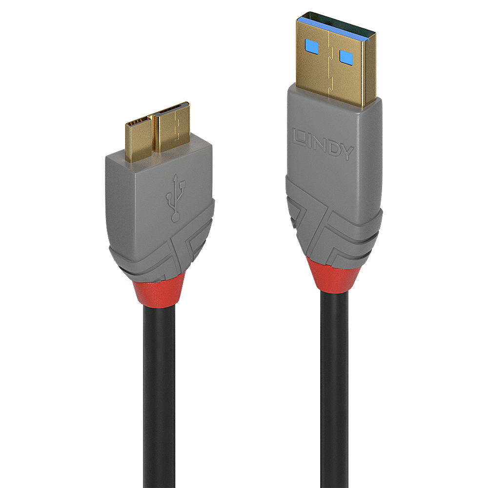 Een grijze en zwarte USB-kabel heeft een USB-C-uiteinde en een USB-A-uiteinde. Het merk is Lindy.