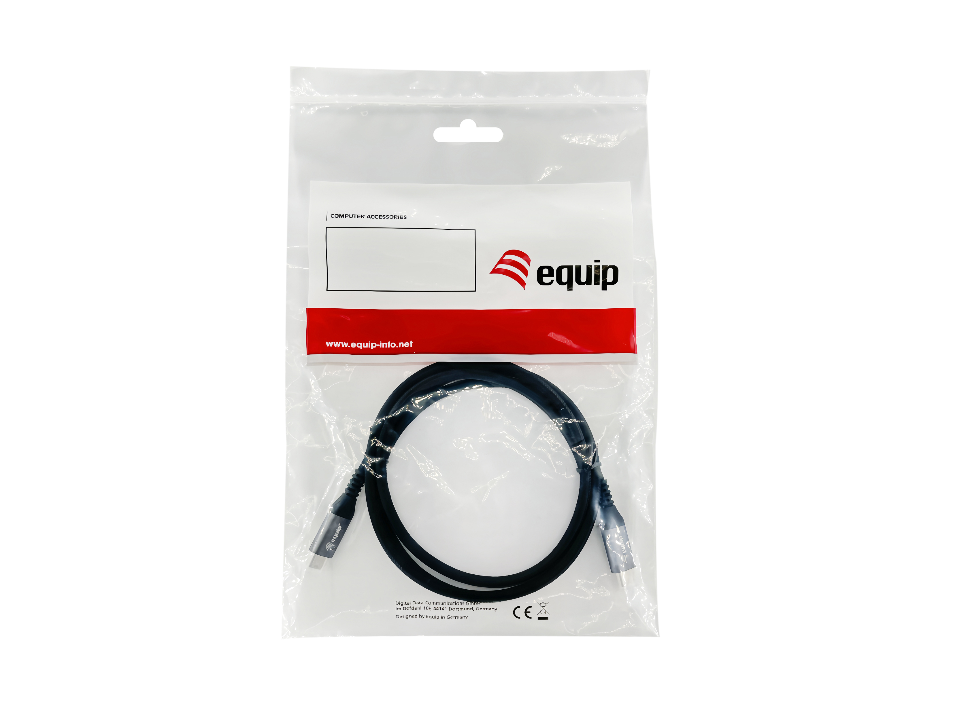 Transparante plastic zak met zwarte USB-kabel erin. Tekst: COMPUTER ACCESSOIRES, equip.