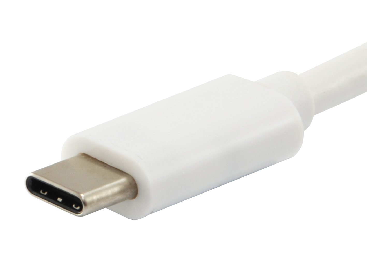 Witte USB-C-connector met metalen punt op witte achtergrond.
