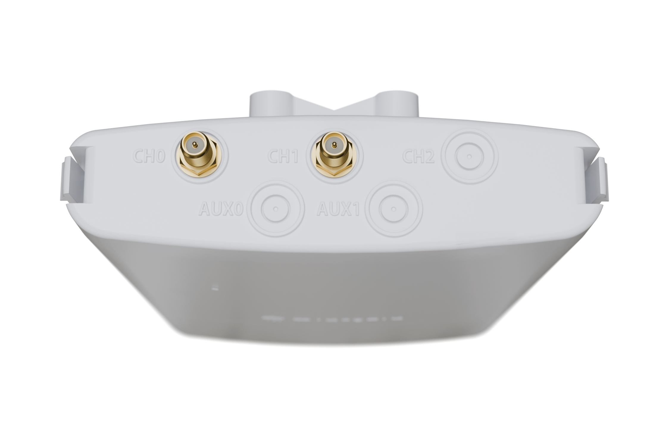 Close-up van een witte router met antennes. De poorten zijn gemarkeerd met CH0, CH1, CH2, AUX0, AUX1.