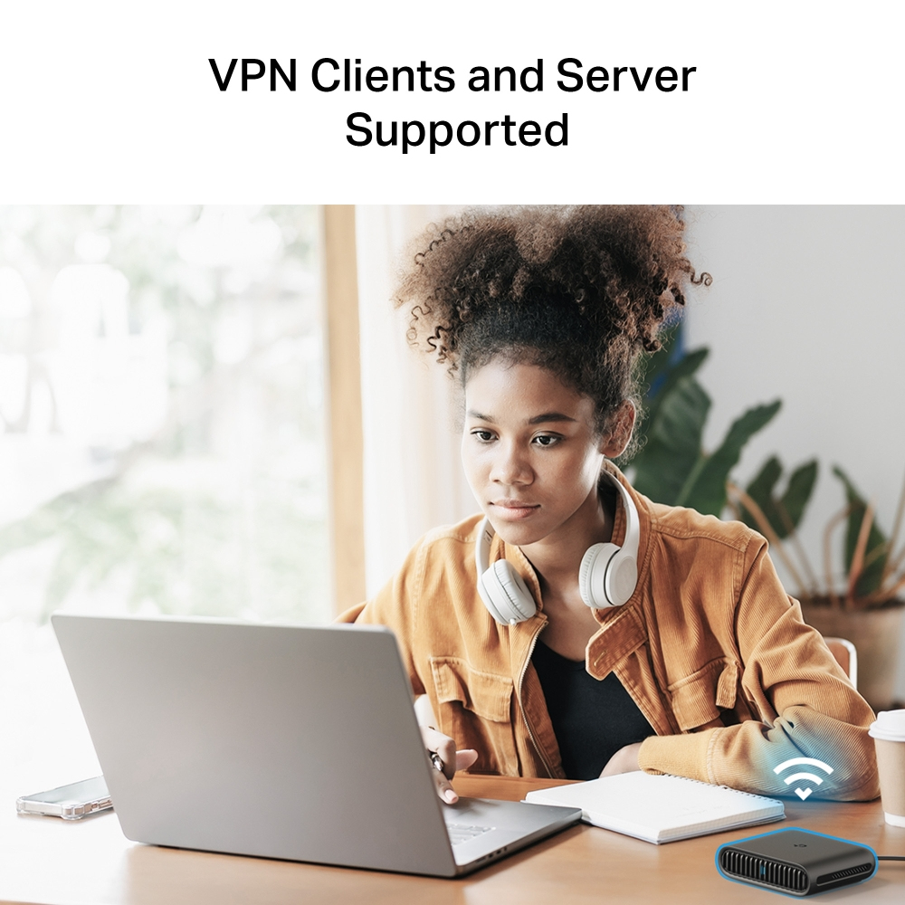 Kobieta ze słuchawkami używa laptopa przy biurku, z tekstem 'VPN Clients and Server Supported'.