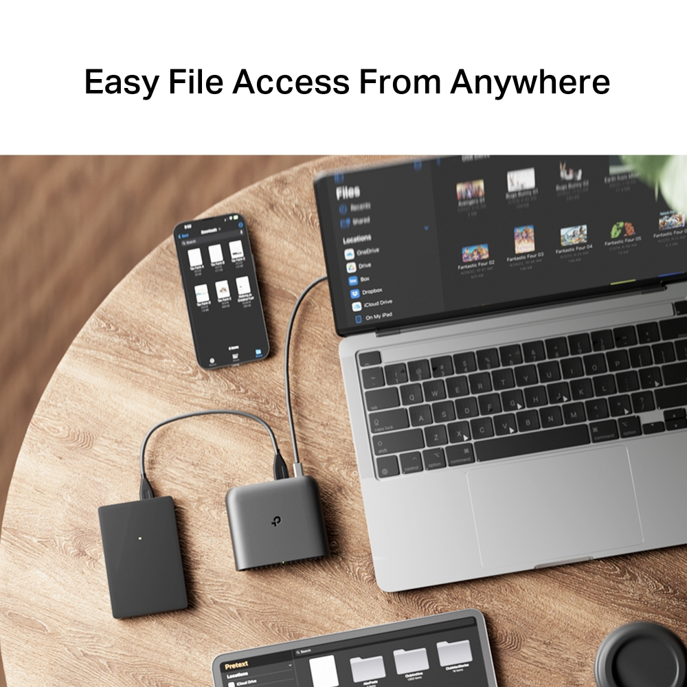 Laptop, telefon, dysk twardy i hub na stole. Tekst: Łatwy dostęp do plików z dowolnego miejsca.