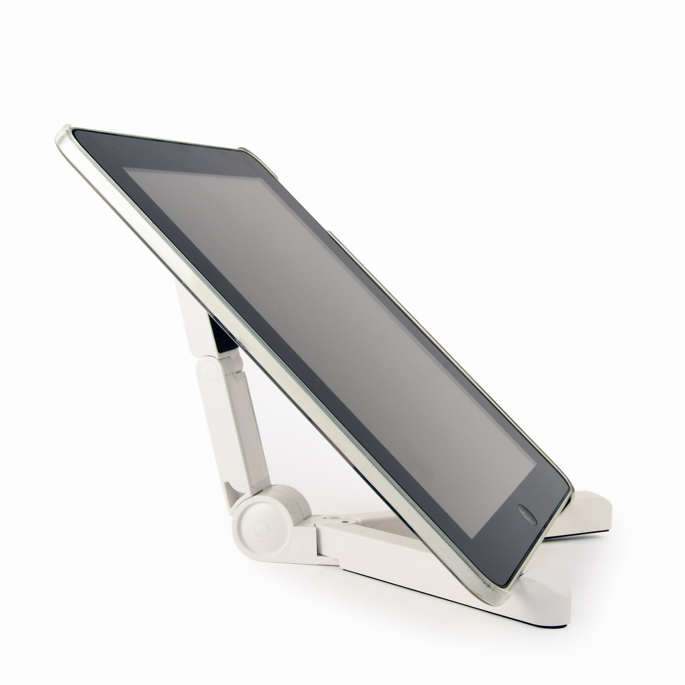 Tableta en un soporte blanco ajustable.