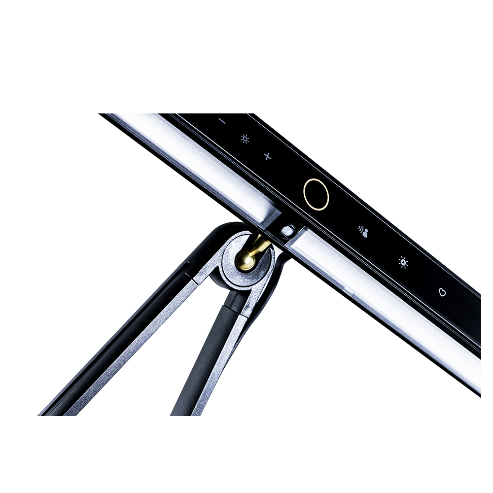 Nahaufnahme eines schwarzen BenQ PianoLight mit Bedienelementen, abgewinkeltes Design.