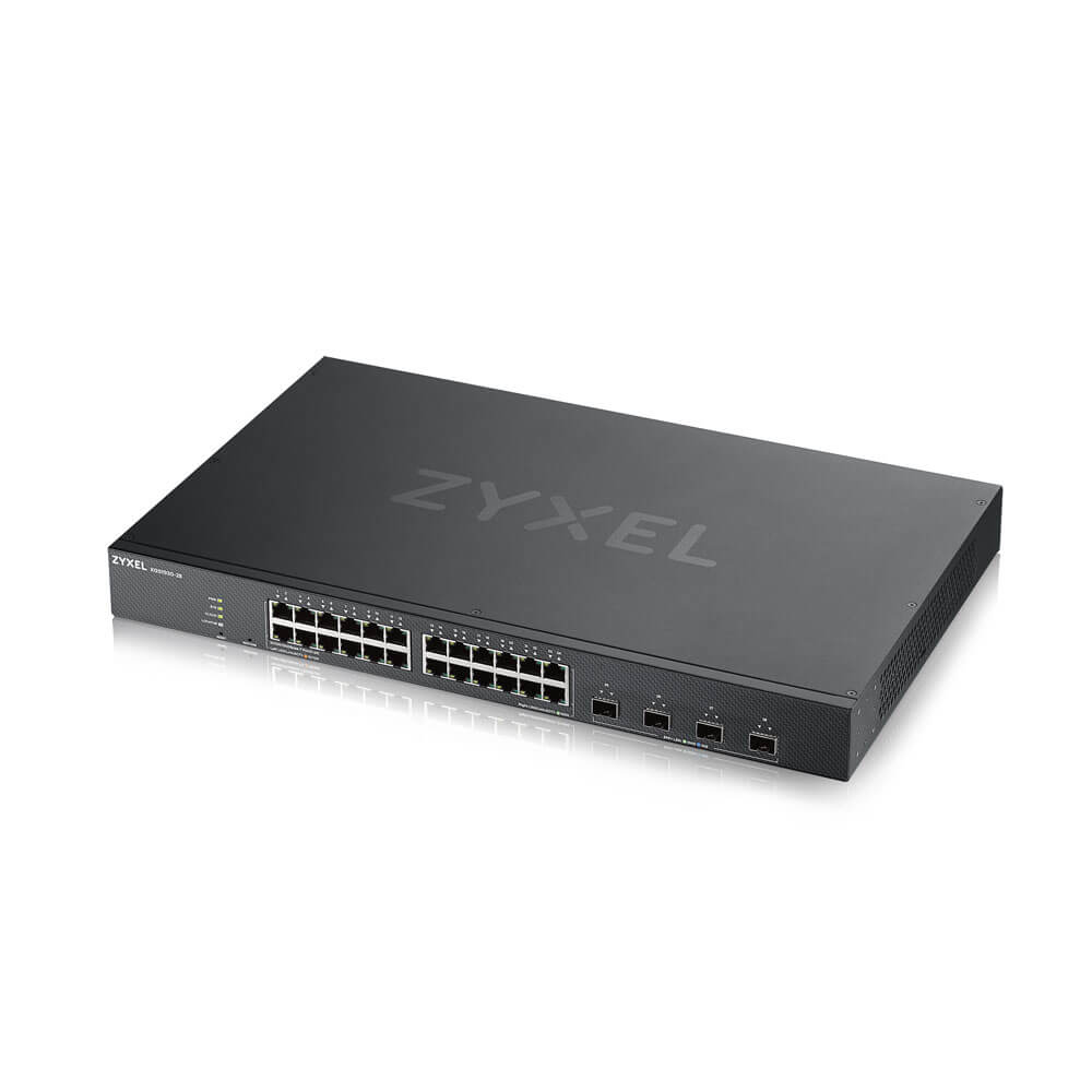 Ein schwarzer Zyxel Switch mit mehreren Anschlüssen und Beschriftungen.