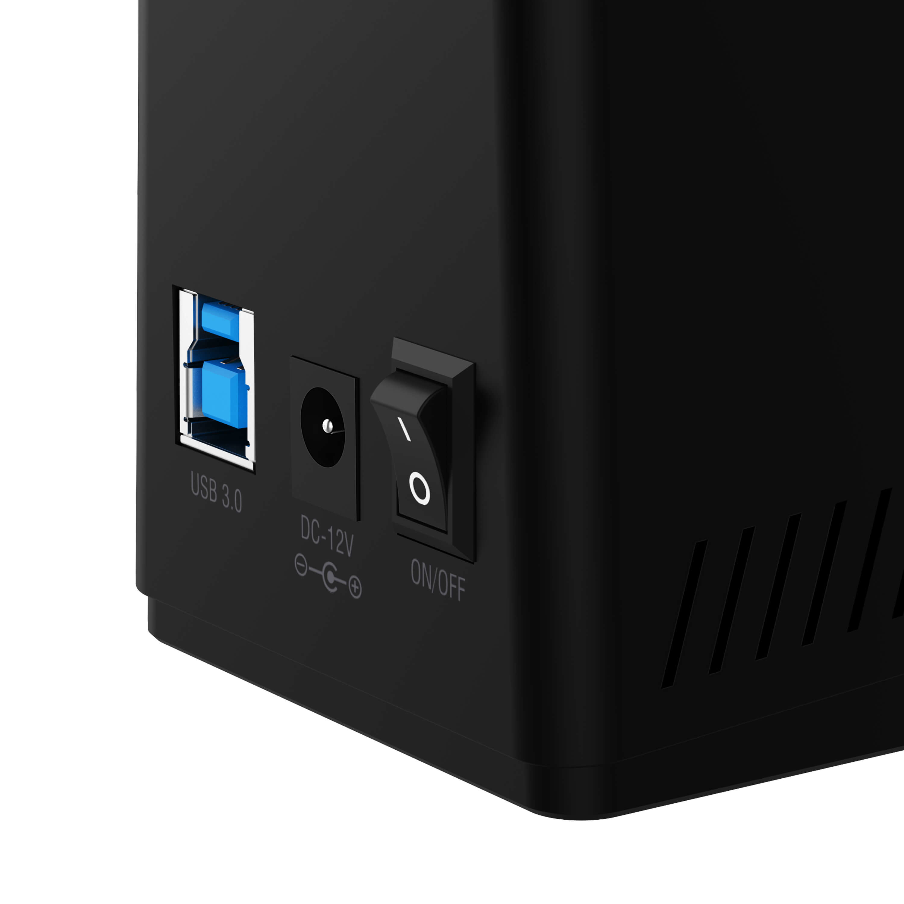 Schwarze Geräterückseite. USB 3.0 Anschluss, DC-12V Anschluss und Ein/Aus-Schalter.