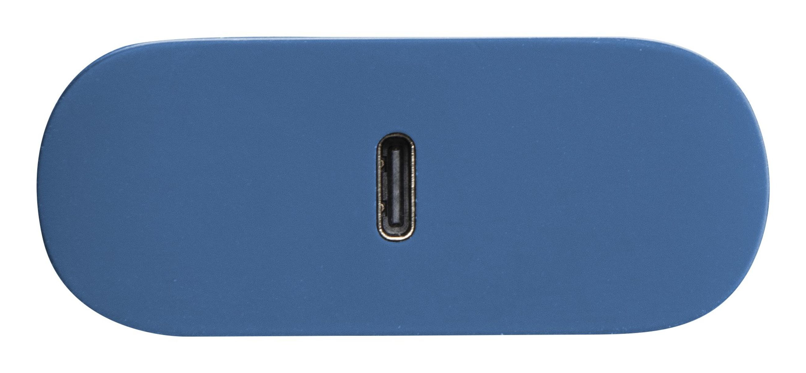 Blaues rechteckiges Gerät mit einem USB-C-Anschluss. Es hat eine glatte, matte Oberfläche.